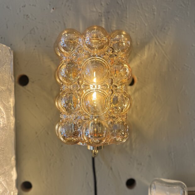 Helena Tynell voor Glashutte Limburg amber bubble glazen wandlamp