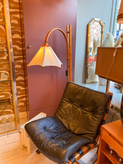 Deense Domus booglamp grenen 1970s | Sprinkelhop