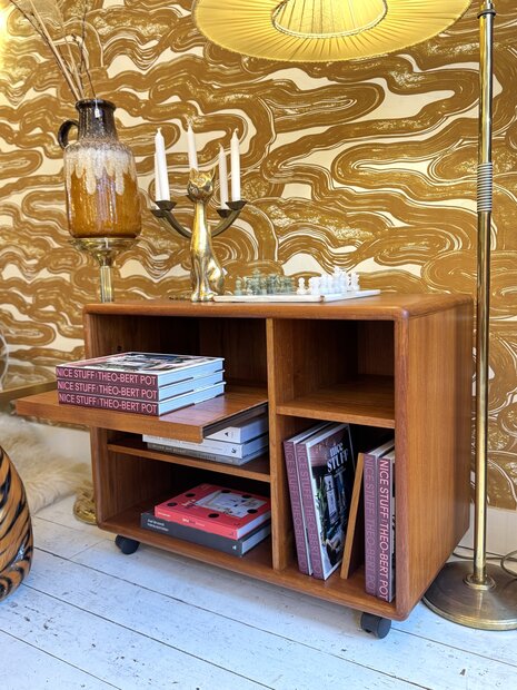 Deens Dyrlund vintage mediakast roltafel voor lp's en platenspeler | Sprinkelhop