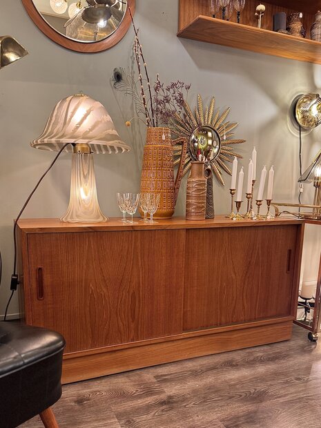 Vintage Deens Hundevad dressoir teak schuifdeuren