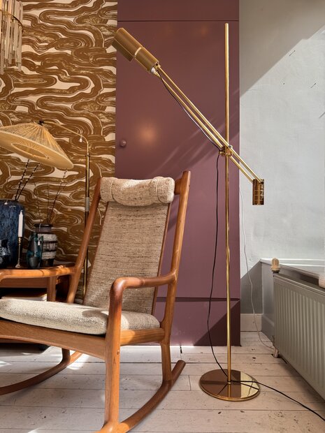 Viktor Frauenknecht voor Swiss Lamps messing haloprofil counter balanced vloerlamp | Sprinkelhop