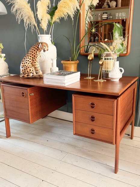 Vintage Arne Vodder voor GV Mobler bureau zwevend blad teak