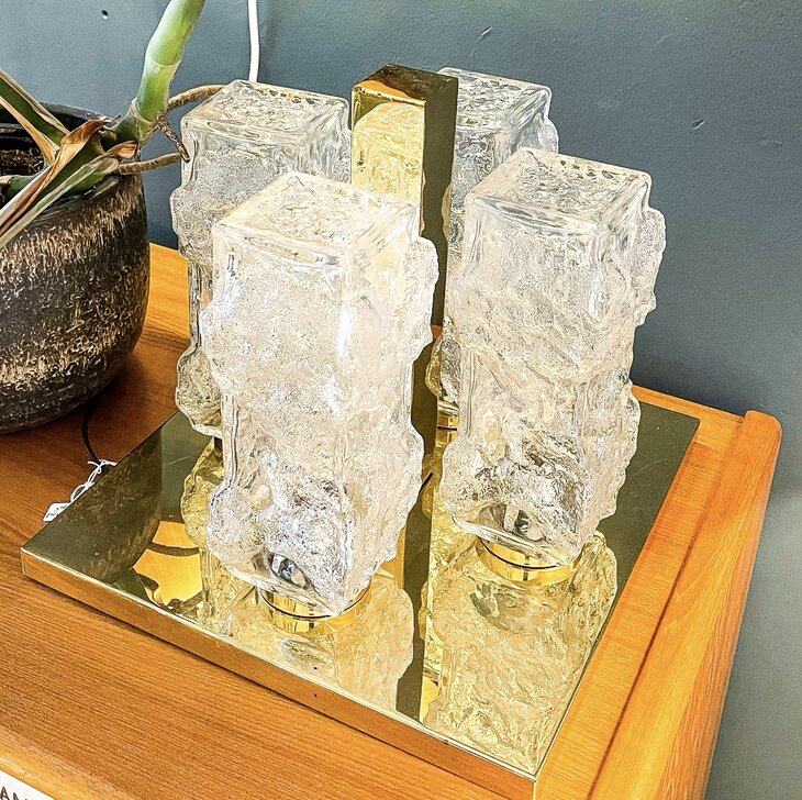 Hillebrand brutalistische messing plafonni&egrave;re ice glass | Sprinkelhop