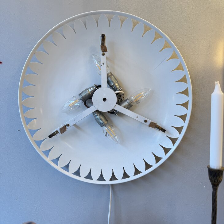 Vintage Ernst Igl Hillebrand ronde spiegel met metalen frame en verlichting | Sprinkelhop