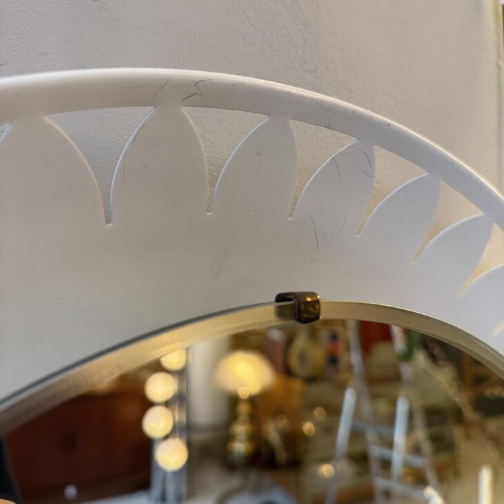 Vintage Ernst Igl Hillebrand ronde spiegel met metalen frame en verlichting | Sprinkelhop