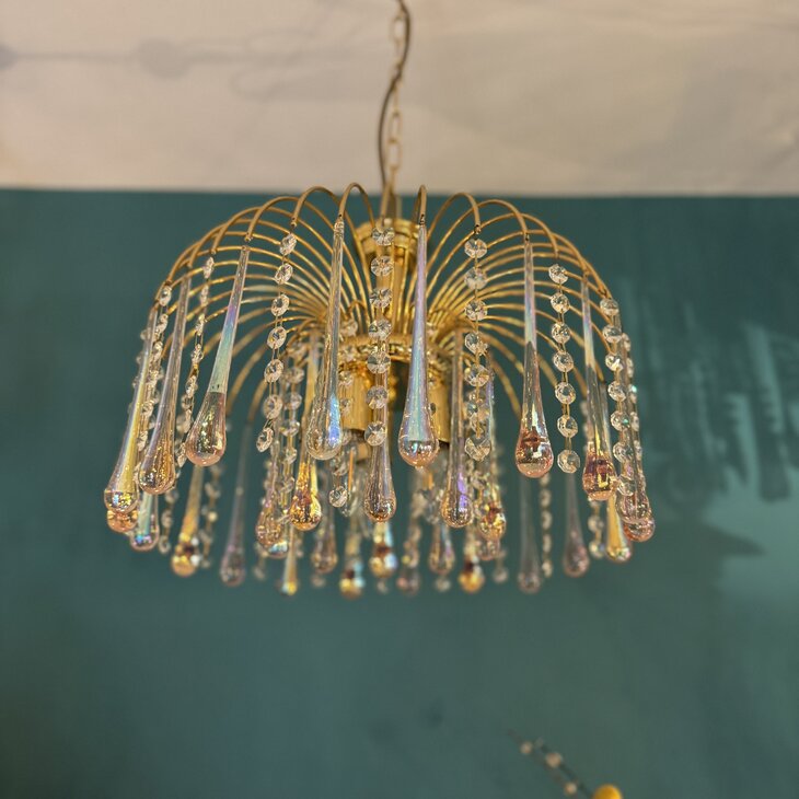 Vintage messing Murano glazen teardrop kroonluchter roze iriserend | Sprinkelhop