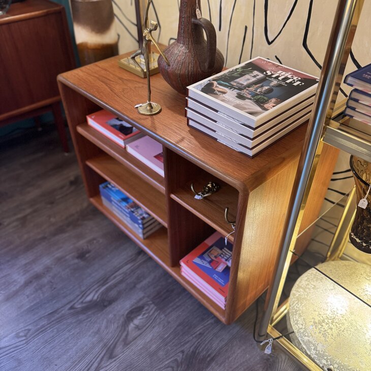 Deens Dyrlund vintage mediakast voor lp&#039;s en platenspeler | Sprinkelhop