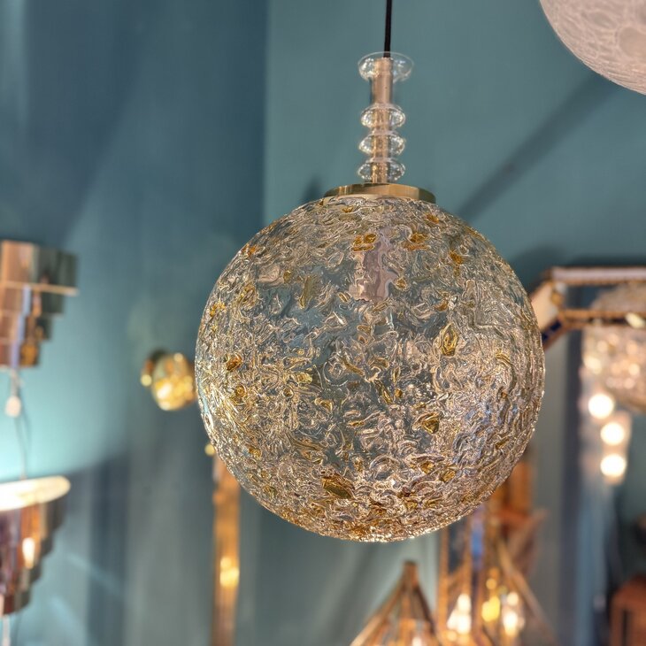 Vintage Doria Leuchten ijsglazen bol hanglamp amberkleurig | SprinkelhopVintage Doria Leuchten ijsglazen bol hanglamp amberkleu