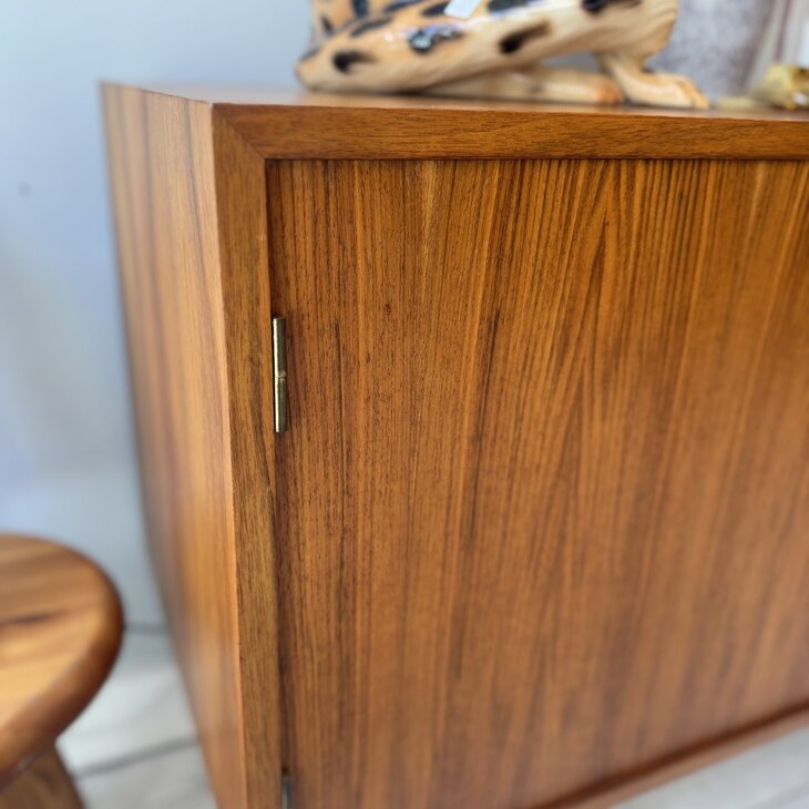 Groot vintage houten dressoir sideboard | Sprinkelhop