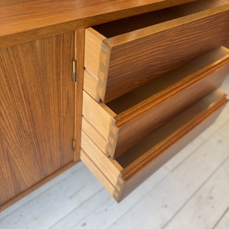 Groot vintage houten dressoir sideboard | Sprinkelhop