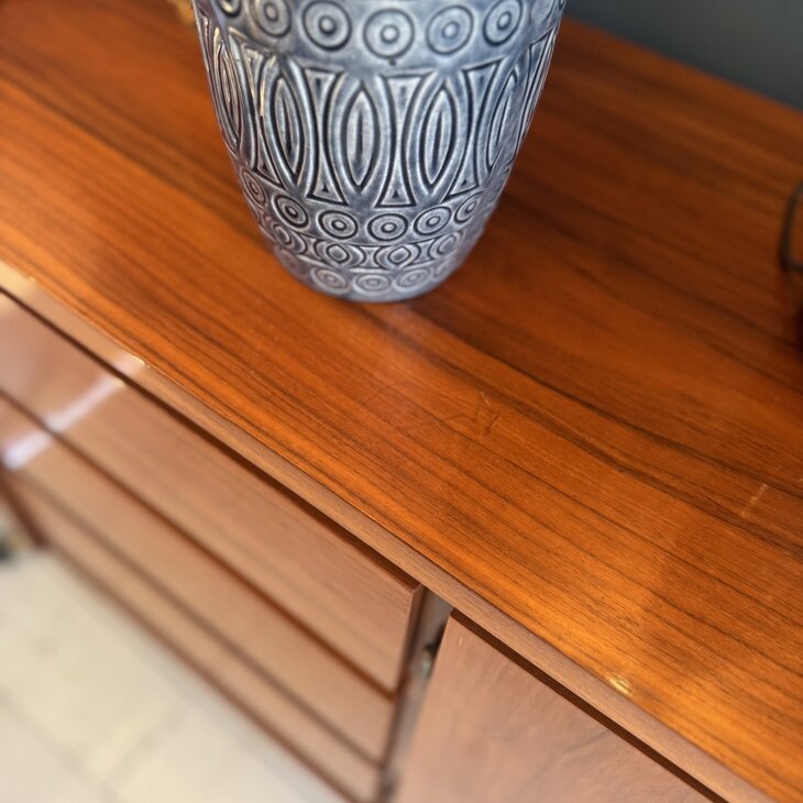 Vintage retro dressoir sideboard glanzend | Sprinkelhop