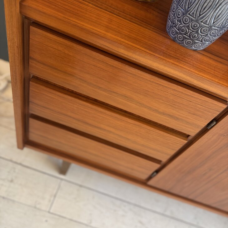 Vintage retro dressoir sideboard glanzend | Sprinkelhop