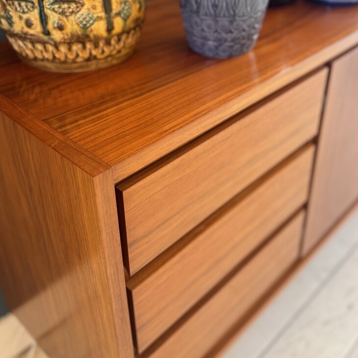 Vintage retro dressoir sideboard glanzend | Sprinkelhop