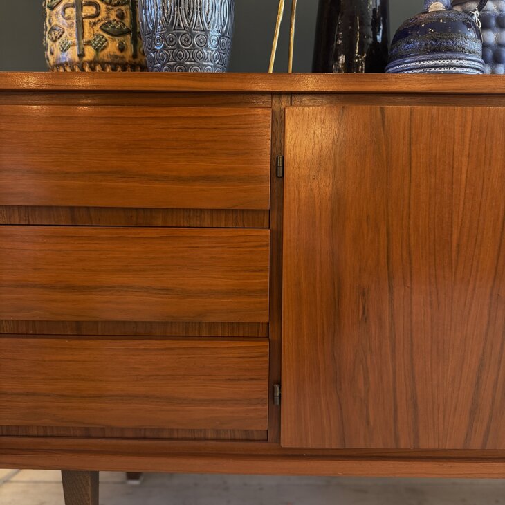 Vintage retro dressoir sideboard glanzend | Sprinkelhop