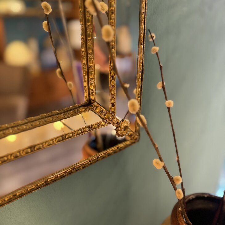 Vintage Spaanse trapezium spiegel met messing| Sprinkelhop