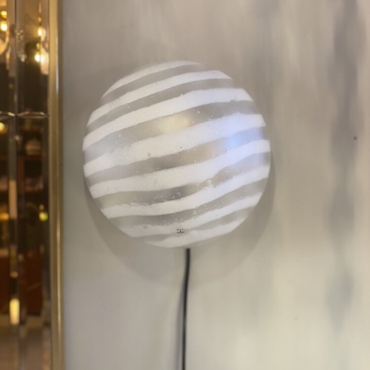 Peill &amp; Putzler zebra gestreepte ronde glazen wandlamp plafondlamp  | Sprinkelhop