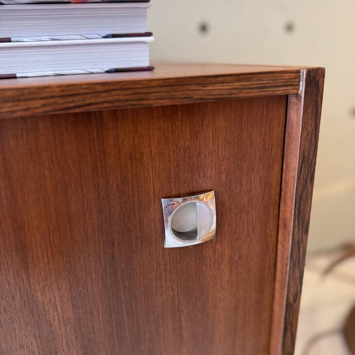 Vintage houten laag dressoir | Sprinkelhop