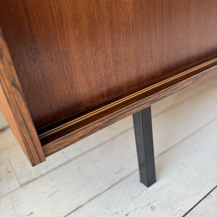 Vintage houten laag dressoir | Sprinkelhop