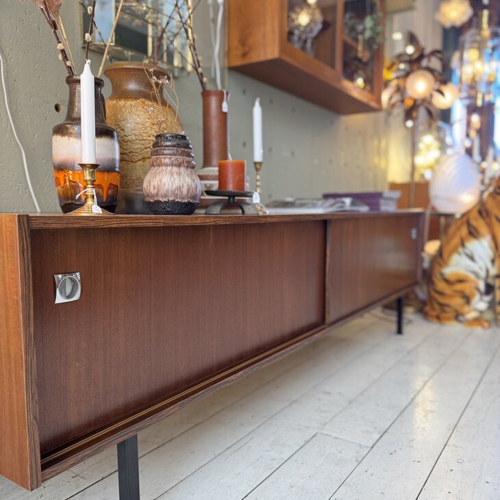 Vintage houten laag dressoir | Sprinkelhop