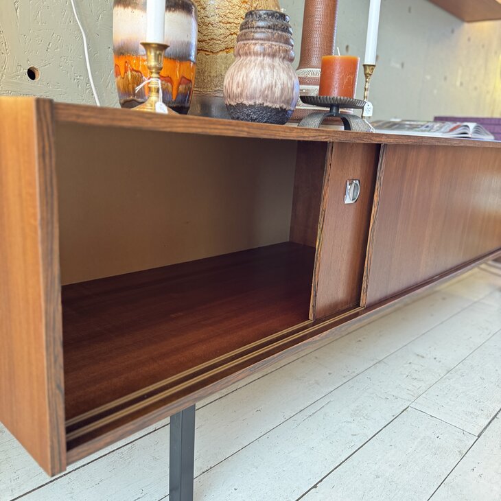 Vintage houten laag dressoir | Sprinkelhop