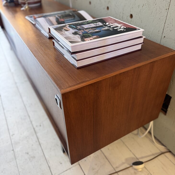 Vintage houten laag dressoir | Sprinkelhop