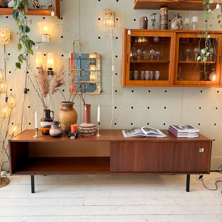 Vintage houten laag dressoir | Sprinkelhop