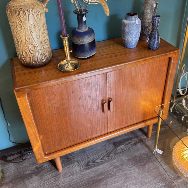 Deens Silkeborg vintage kast met tambour deuren