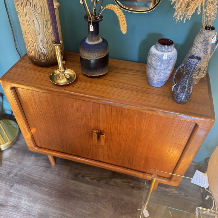 Deens Silkeborg vintage kast met tambour deuren