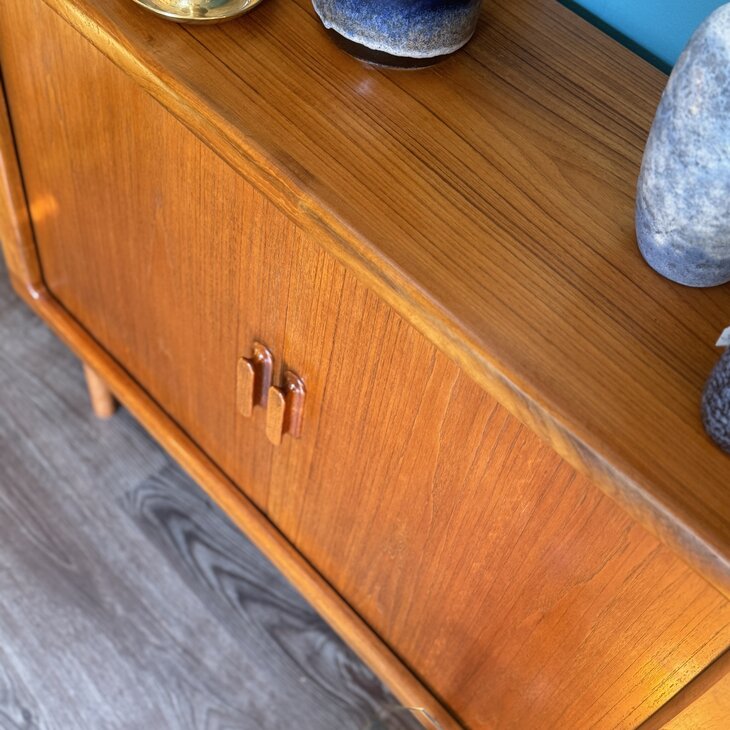 Deens Silkeborg vintage kast met tambour deuren