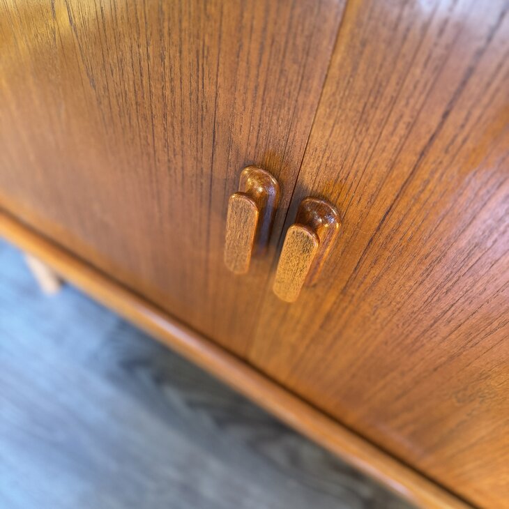 Deens Silkeborg vintage kast met tambour deuren