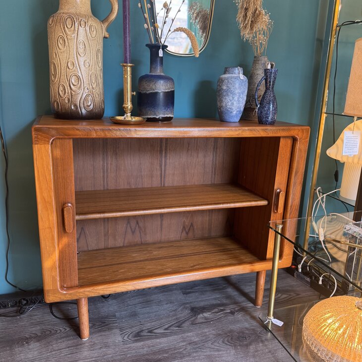 Deens Silkeborg vintage kast met tambour deuren
