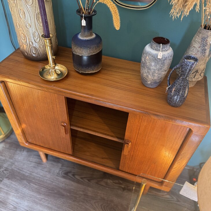 Deens Silkeborg vintage kast met tambour deuren