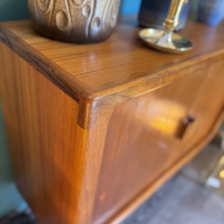 Deens Silkeborg vintage kast met tambour deuren