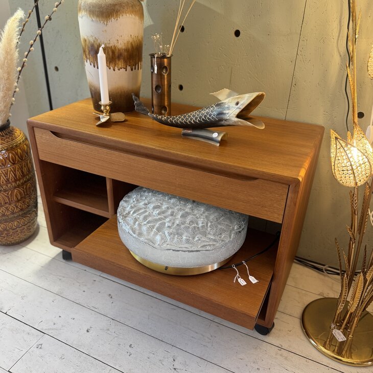 Vintage teak open kastje met uitschuifbaar blad en lade | Sprinkelhop