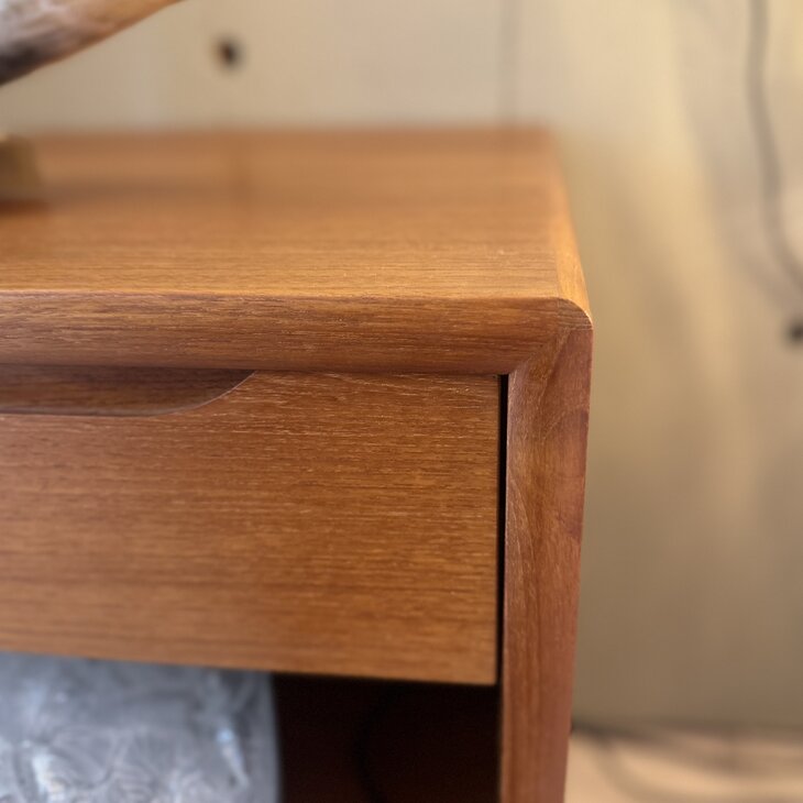 Vintage teak open kastje met uitschuifbaar blad en lade | Sprinkelhop