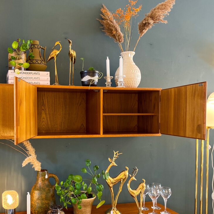 Vintage Deense hangende kast teak | Sprinkelhop