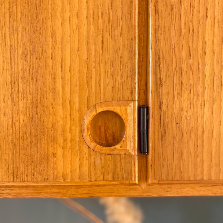 Vintage Deense hangende kast teak | Sprinkelhop