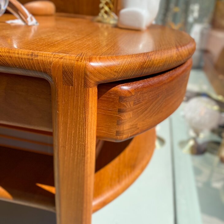 Deense vintage bijzettafel met lade teak | Sprinkelhop