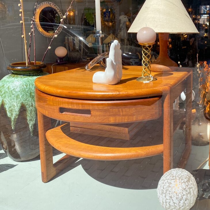 Deense vintage bijzettafel met lade teak | Sprinkelhop