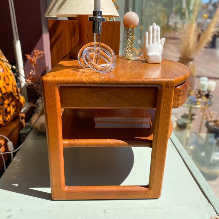 Deense vintage bijzettafel met lade teak | Sprinkelhop