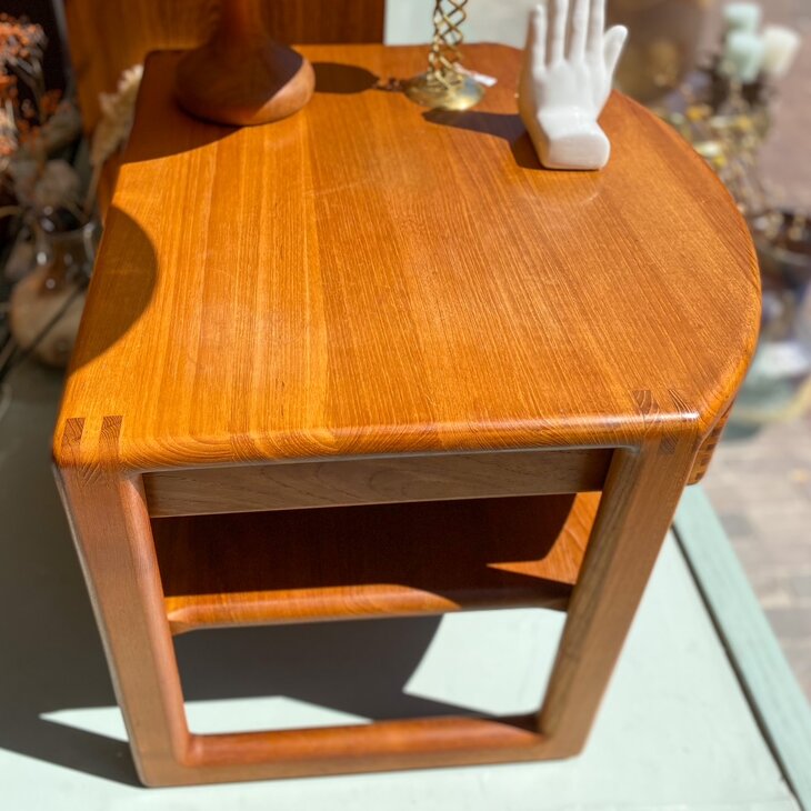 Deense vintage bijzettafel met lade teak | Sprinkelhop