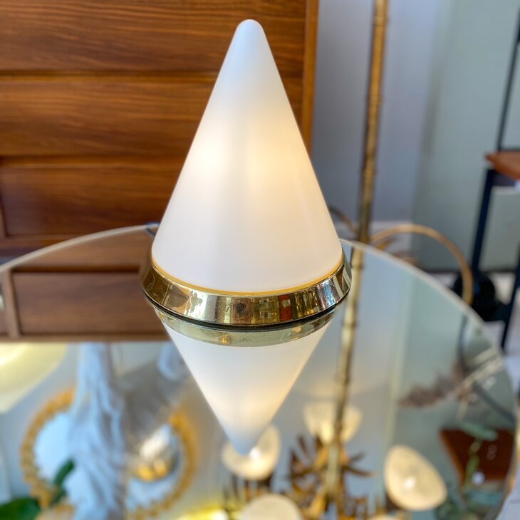 Peill Putzler Kibo tafellamp melkglas met messing | Sprinkelhop