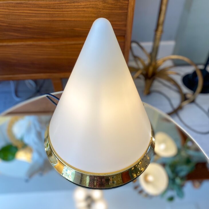 Peill Putzler Kibo tafellamp melkglas met messing | Sprinkelhop