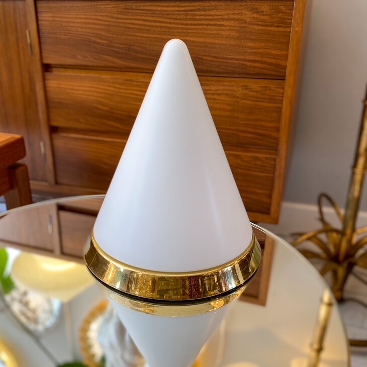 Peill Putzler Kibo tafellamp melkglas met messing | Sprinkelhop