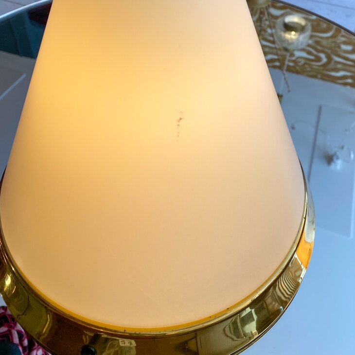 Peill Putzler Kibo tafellamp melkglas met messing | Sprinkelhop