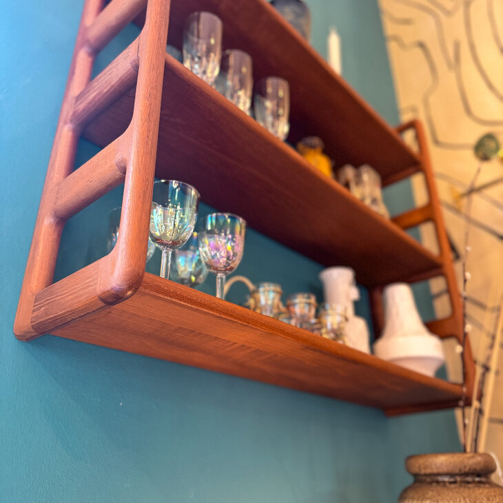 Dyrlund vintage teak houten wandrek | Sprinkelhop