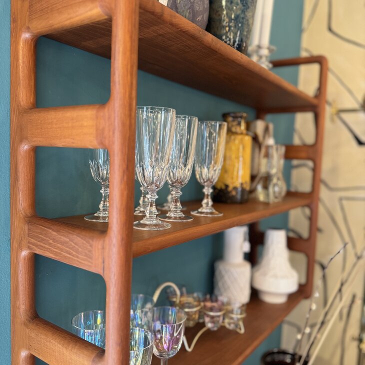 Dyrlund vintage teak houten wandrek | Sprinkelhop