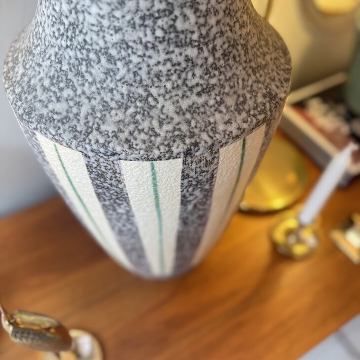 Grote vintage West Germany vaas Bay 654-50 grijs wit | Sprinkelhop
