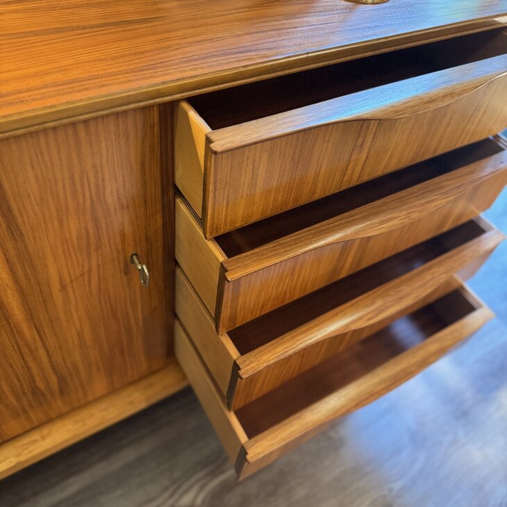 Vintage houten klein dressoir ladekast | Sprinkelhop
