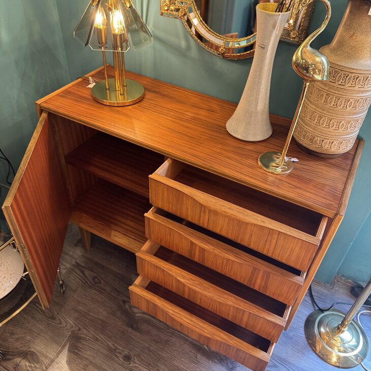 Vintage houten klein dressoir ladekast | Sprinkelhop